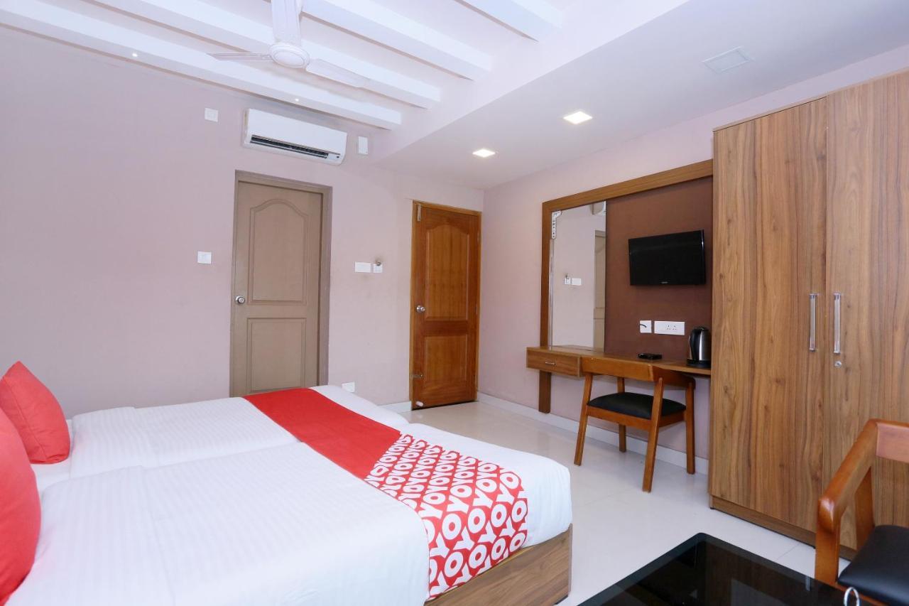 Oyo Flagship 25093 Hotel Thamam Kochi Luaran gambar