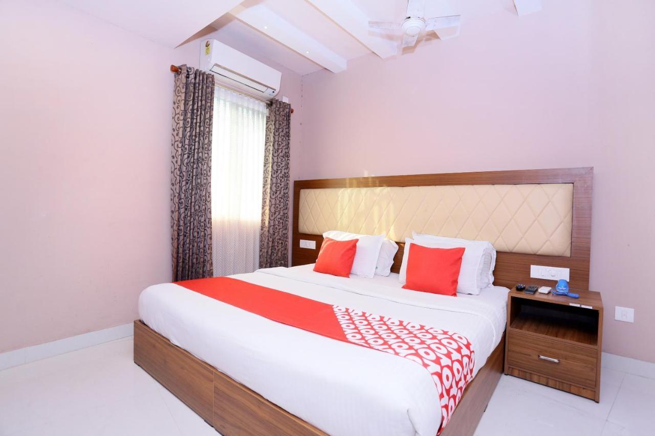 Oyo Flagship 25093 Hotel Thamam Kochi Luaran gambar
