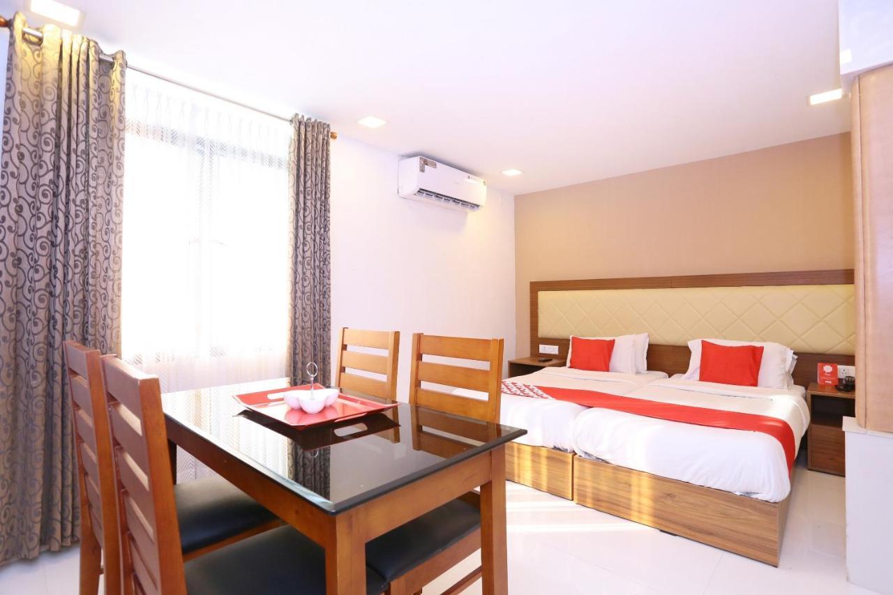Oyo Flagship 25093 Hotel Thamam Kochi Luaran gambar
